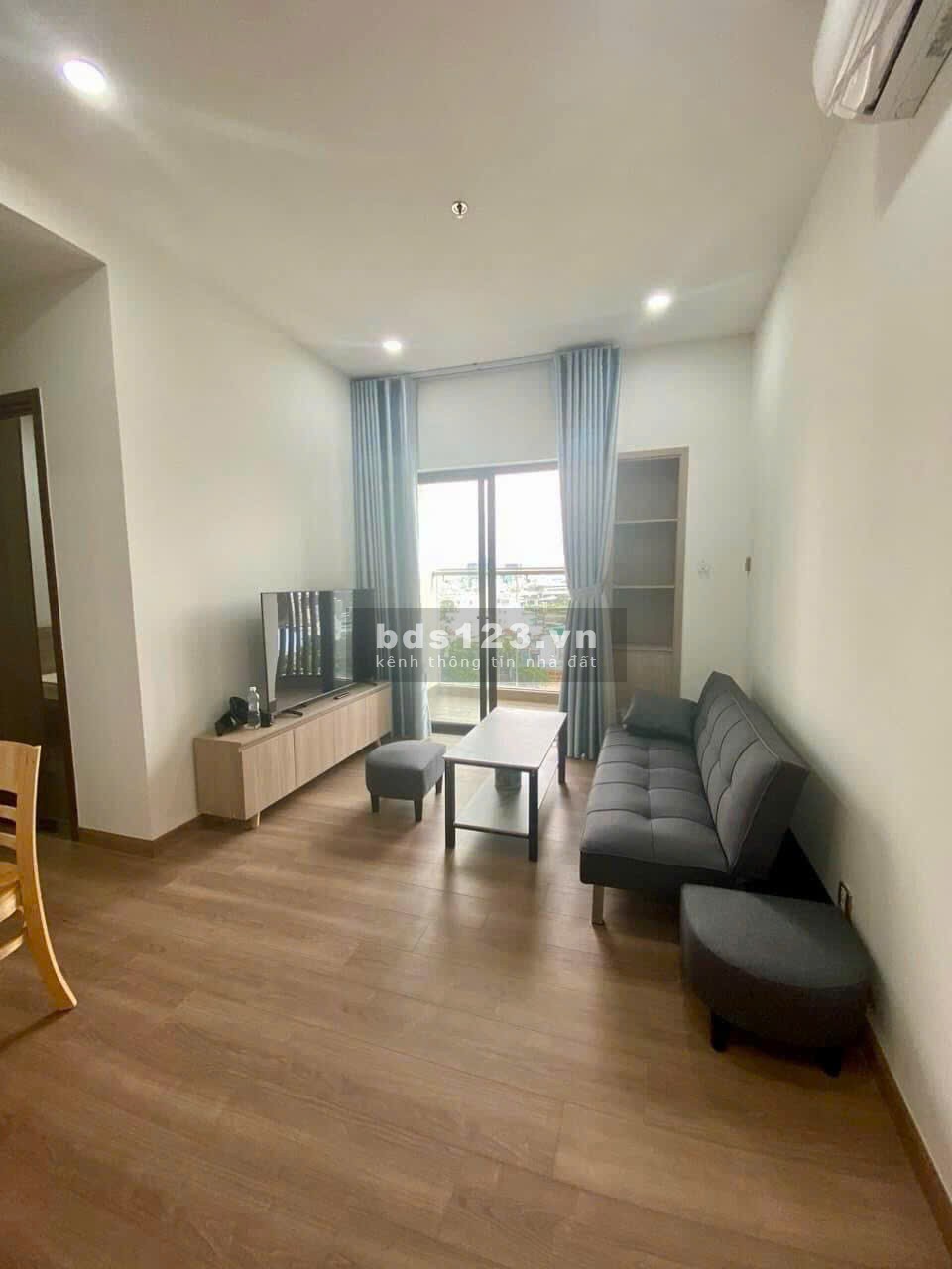 Bán Chung Cư Đường Sắt - Quận 3 90m2 3tỷ950. Nhà đẹp sơn sửa lại toàn bộ. Đã có sổ hồng riêng