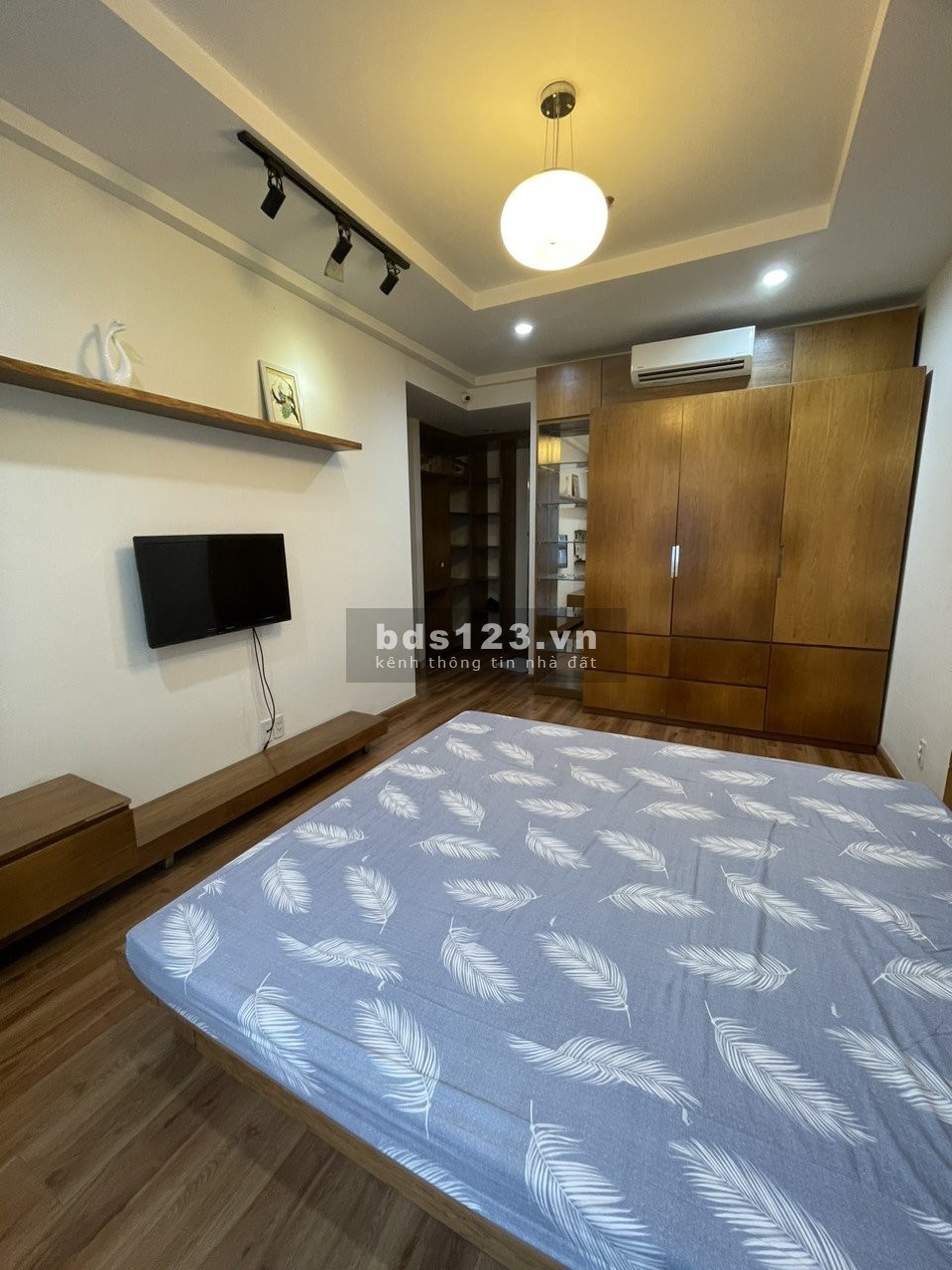 Chung cư Khải Hoàn, Lạc Long Quân, p5, Q11: 120m2, 3p ngủ, NT full, 15tr