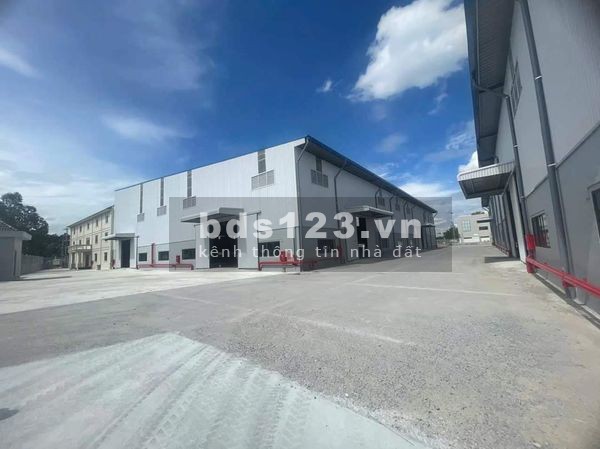 Cho thuê 11.000m2 Xưởng, Gía : 3.6 USD/m2 trong KCN Bình Dương