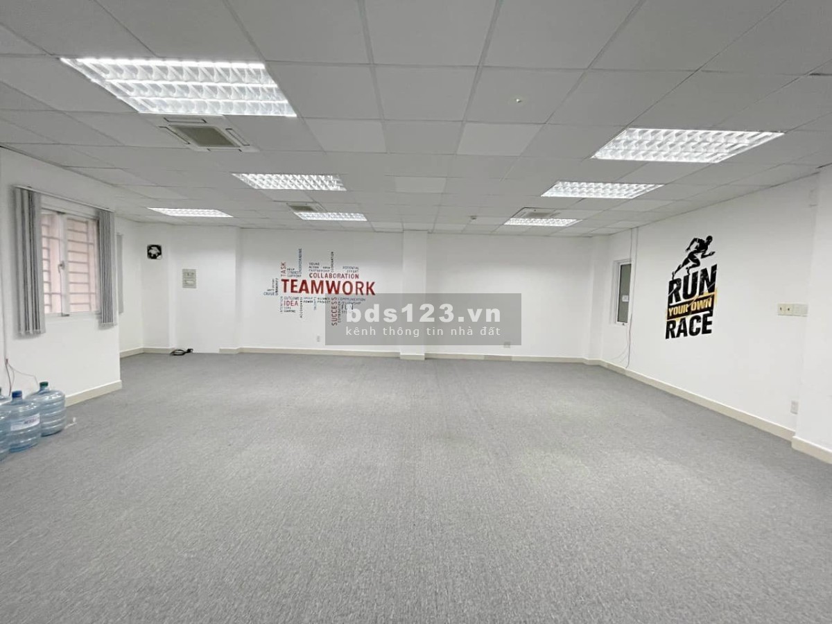 Chính chủ cho thuê văn phòng 80m2 cửa sổ thoáng mặt tiền Lê Trung Nghĩa K300 Tân Bình