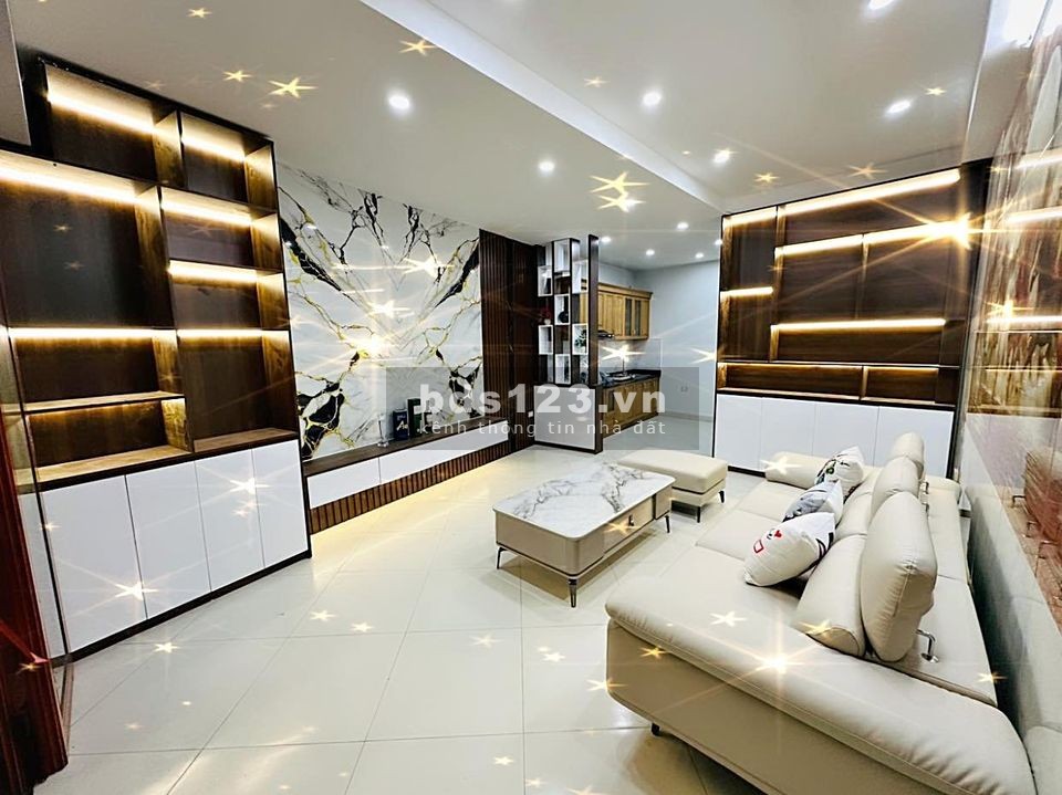 BÁN GẤP SIÊU PHẨM THỤY KHUÊ 30M2, X5 TẦNG GIÁ CHỈ HƠN 4 TỶ - NHÀ ĐẸP - FULL ĐỒ TẶNG LẠI