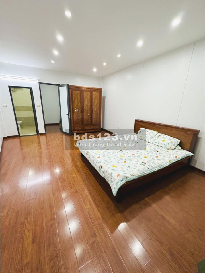 BÁN GẤP SIÊU PHẨM THỤY KHUÊ 30M2, X5 TẦNG GIÁ CHỈ HƠN 4 TỶ - NHÀ ĐẸP - FULL ĐỒ TẶNG LẠI