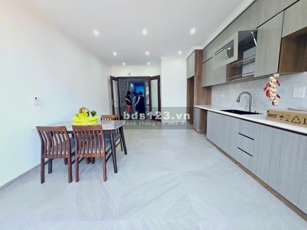 CHÍNH CHỦ GỬI EM - NHÀ ĐẸP CẦU GIẤY - ĐƯỜNG 800A - 7 TẦNG THANG MÁY - GARA Ô TÔ