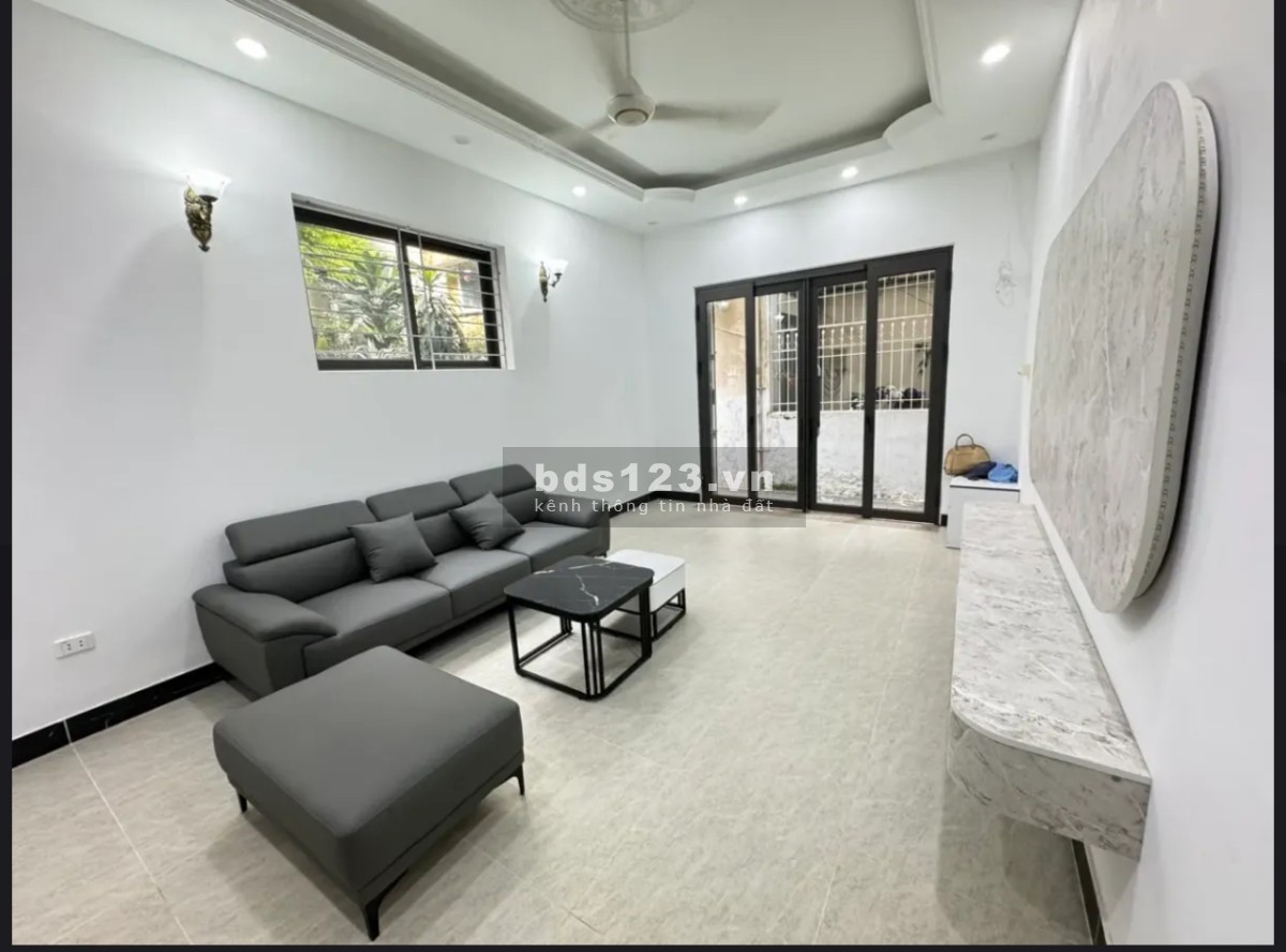 CỰC GẦN PHỐ BÁN NHÀ PHỐ Nguyễn Văn Huyên - Cầu Giấy, ngõ oto 38m2, 5 tầng, 5.2 tỷ