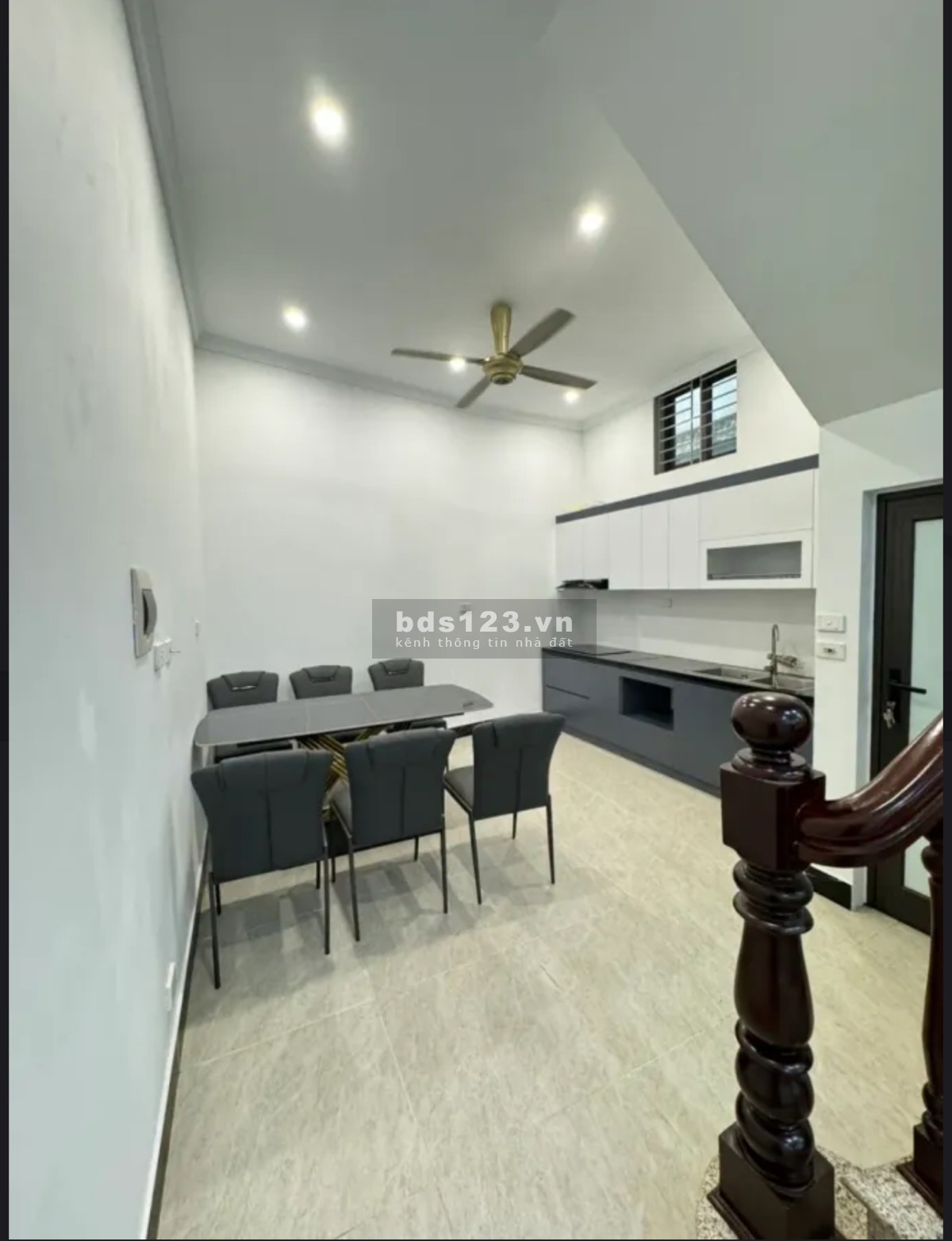 CỰC GẦN PHỐ BÁN NHÀ PHỐ Nguyễn Văn Huyên - Cầu Giấy, ngõ oto 38m2, 5 tầng, 5.2 tỷ