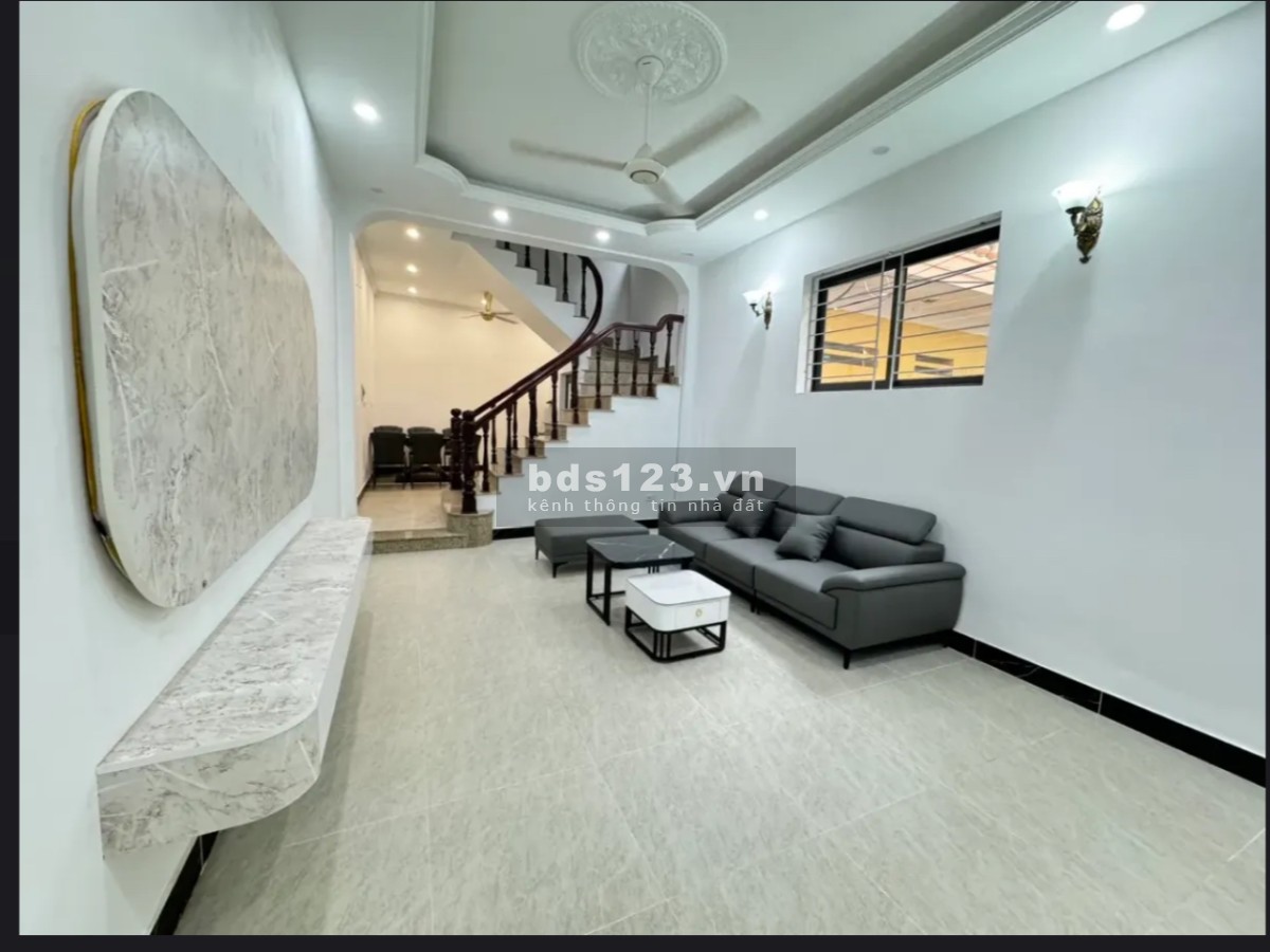 CỰC GẦN PHỐ BÁN NHÀ PHỐ Nguyễn Văn Huyên - Cầu Giấy, ngõ oto 38m2, 5 tầng, 5.2 tỷ