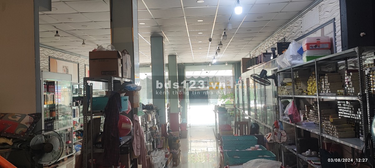 Bán nhà 2 tầng 2 mặt tiền diện tích 125m2 đường Núi Thành, Hải Châu, Đà Nẵng