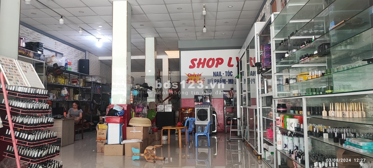 Bán nhà 2 tầng 2 mặt tiền diện tích 125m2 đường Núi Thành, Hải Châu, Đà Nẵng