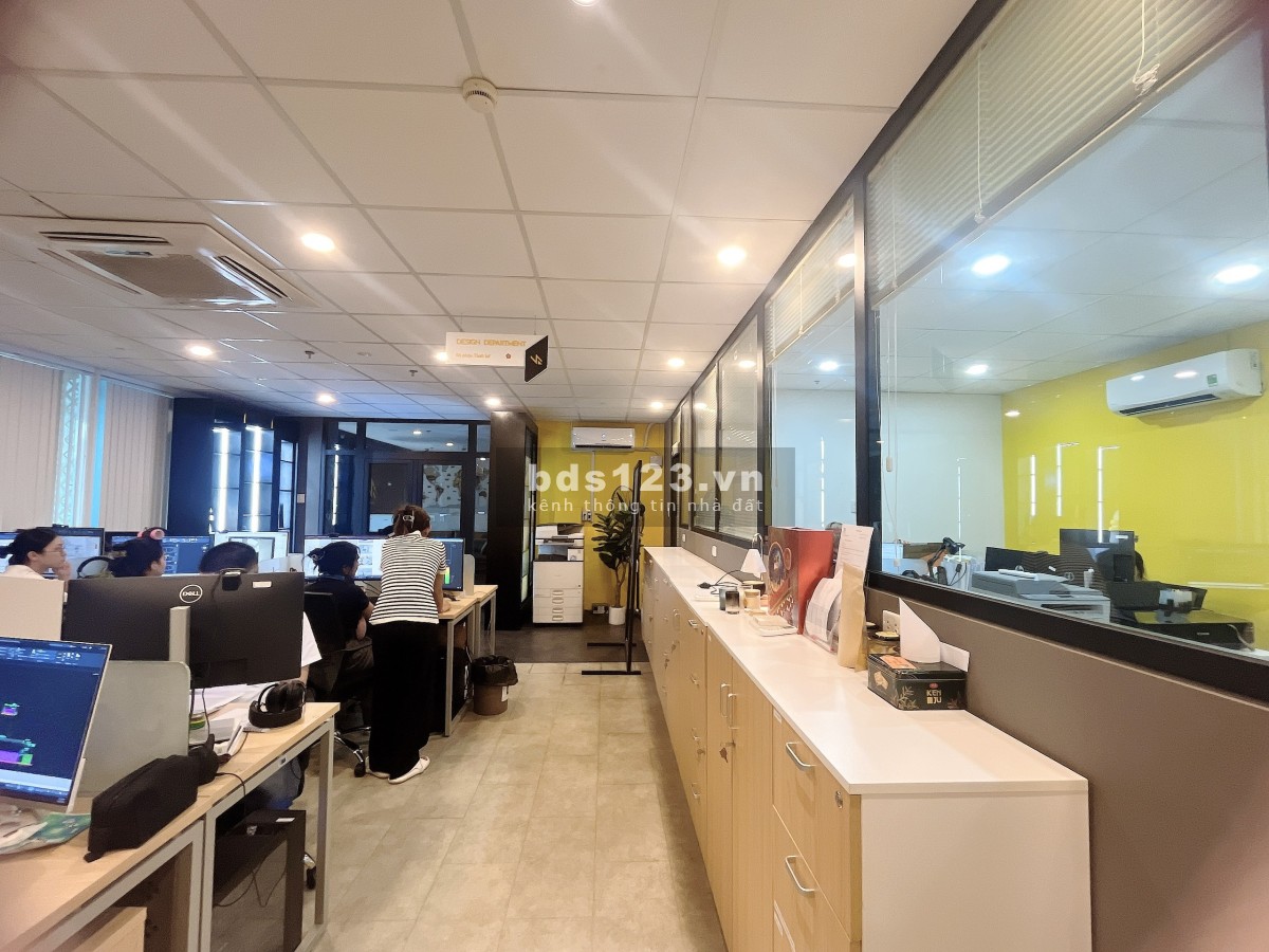 Cho thuê văn phòng sàn 150m2 mặt tiền Mai Thị Lựu, P. Đakao - Quận 1