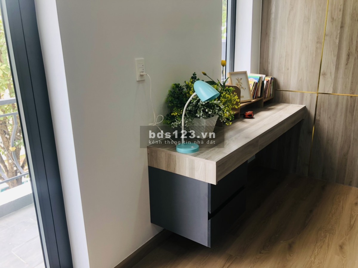 Nhà 1 Trệt 1 Lầu cần bán ngay P. Uyên Hưng, Tp. Tân Uyên, SHR sang tên ngay