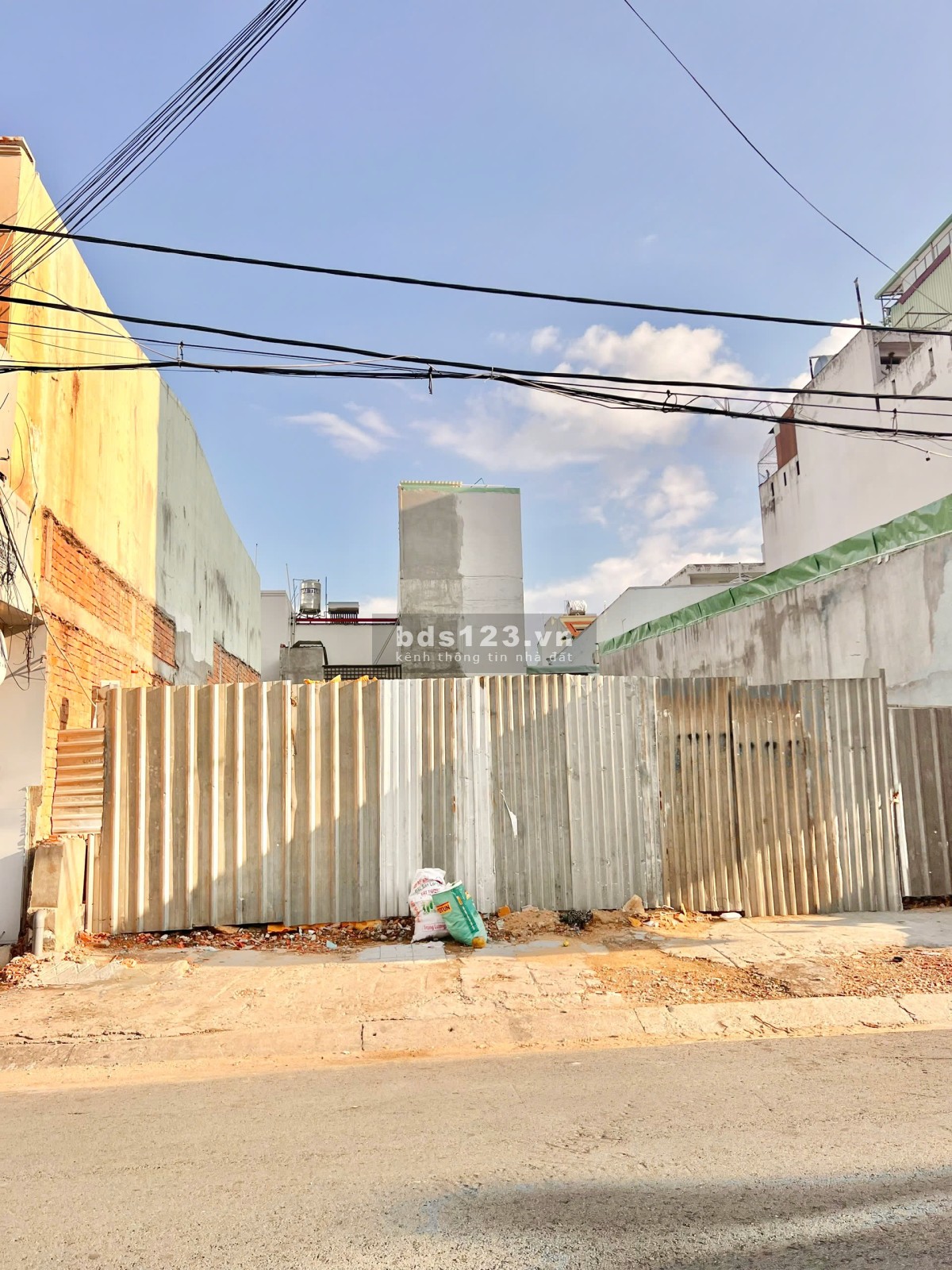 Cho thuê gấp lô đất mặt tiền Đường Số 37 Tân Quy Quận 7