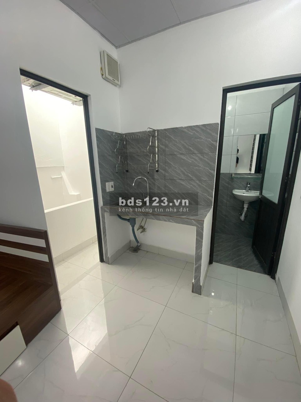 Tìm người ở ghép gần đại học Mỏ và đại học Tài Chính