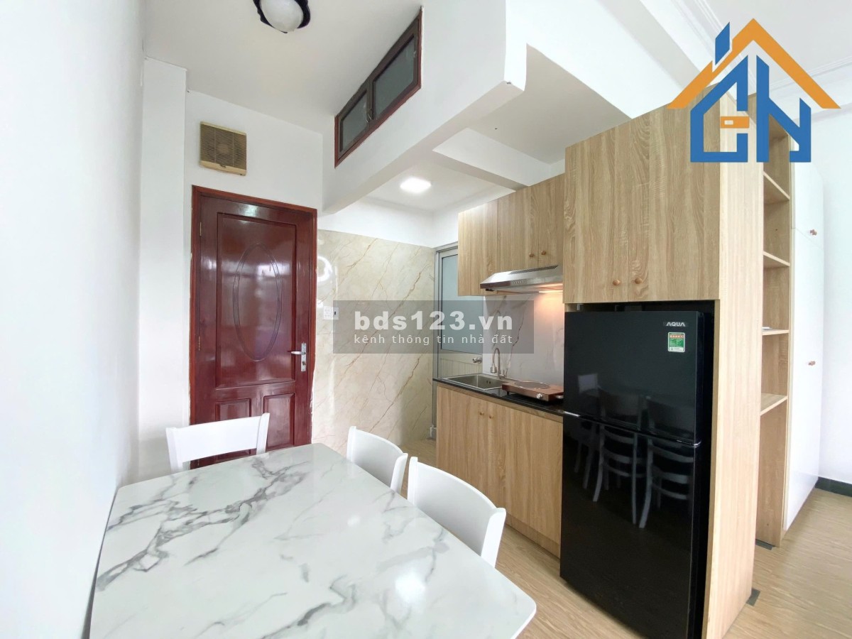 Phòng Studio full nội thất có ban công gần công viên Hoàng Văn Thụ và khu sân bay