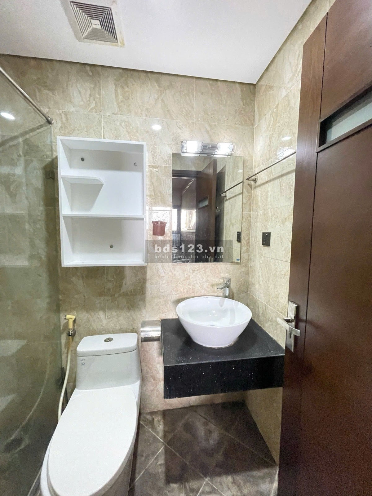 Chính chủ cho thuê căn hộ Home city 177 Trung Kính