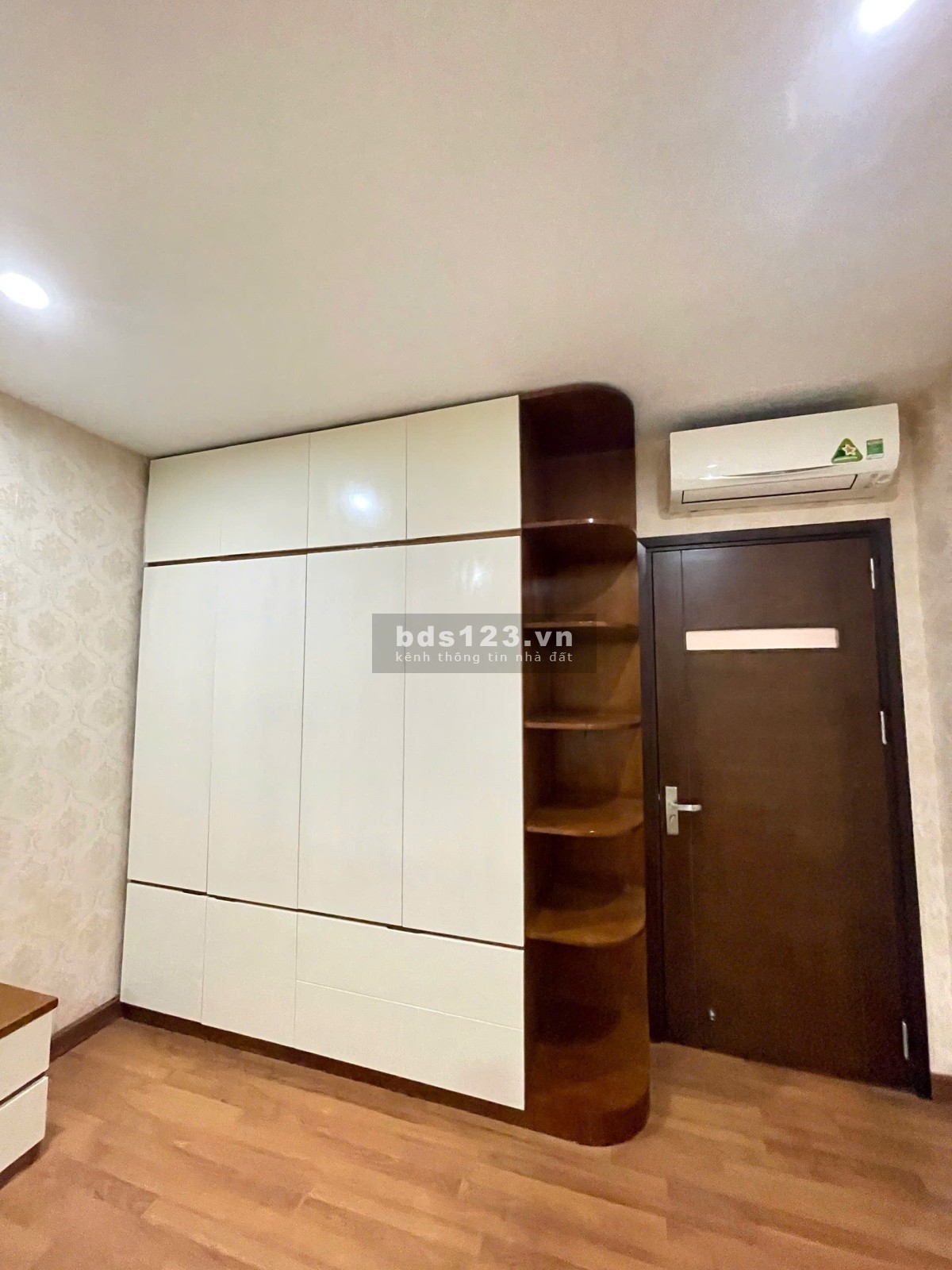Chính chủ cho thuê căn hộ Home city 177 Trung Kính