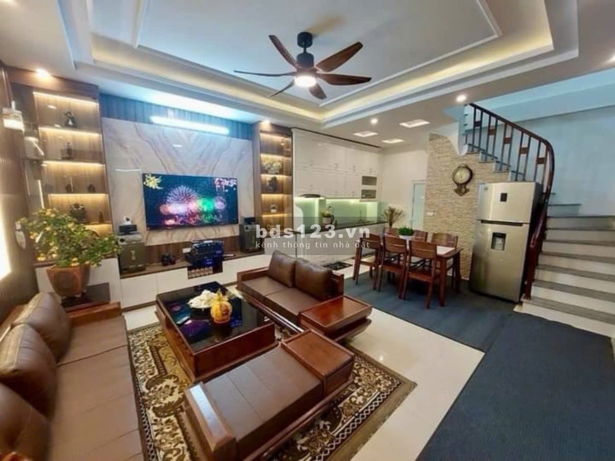 7,7 TỶ NHÀ CÓ CÓ NGAY NHÀ LẦU XE HƠI ĐỖ TRONG NHÀ