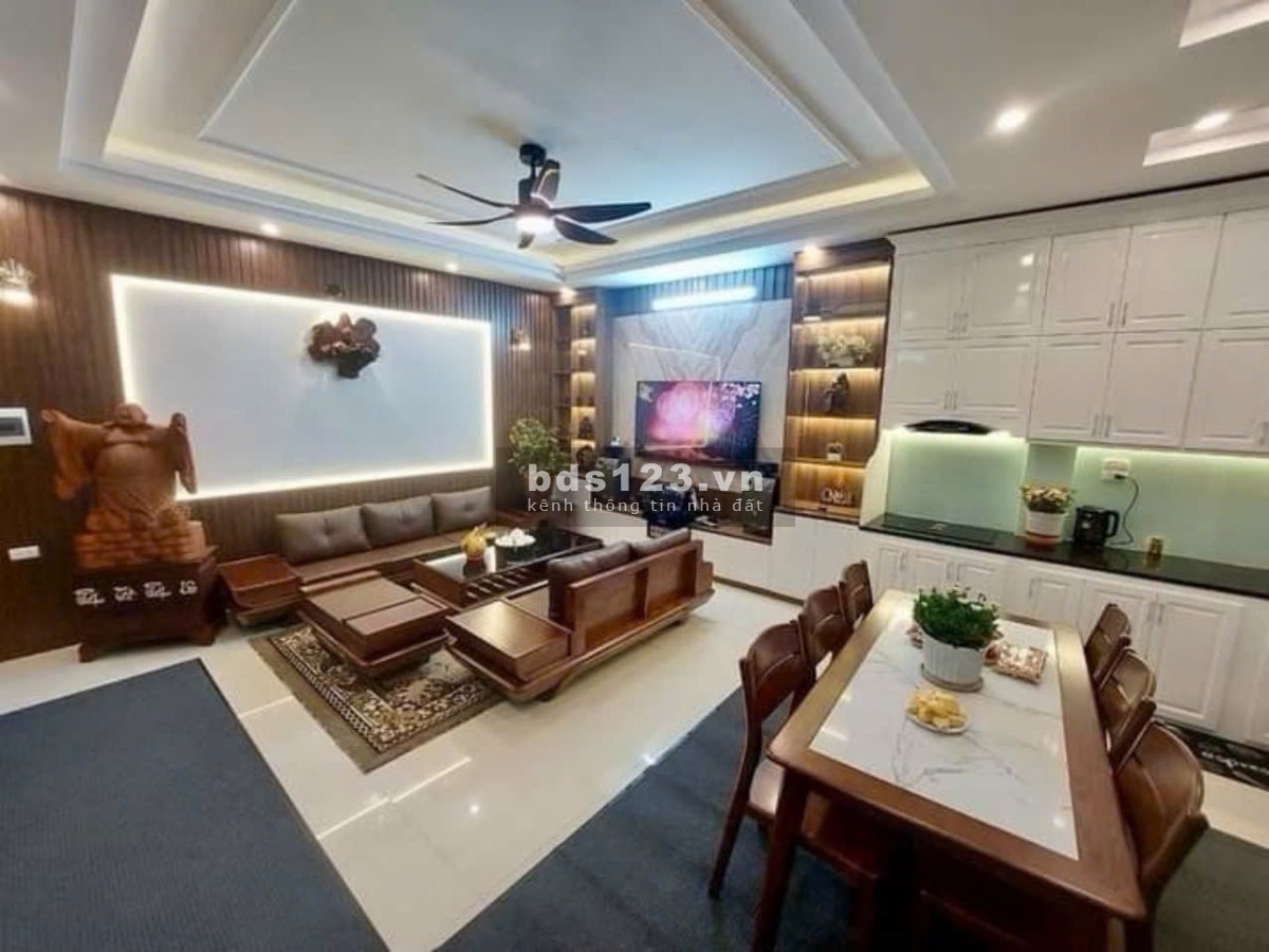 7,7 TỶ NHÀ CÓ CÓ NGAY NHÀ LẦU XE HƠI ĐỖ TRONG NHÀ
