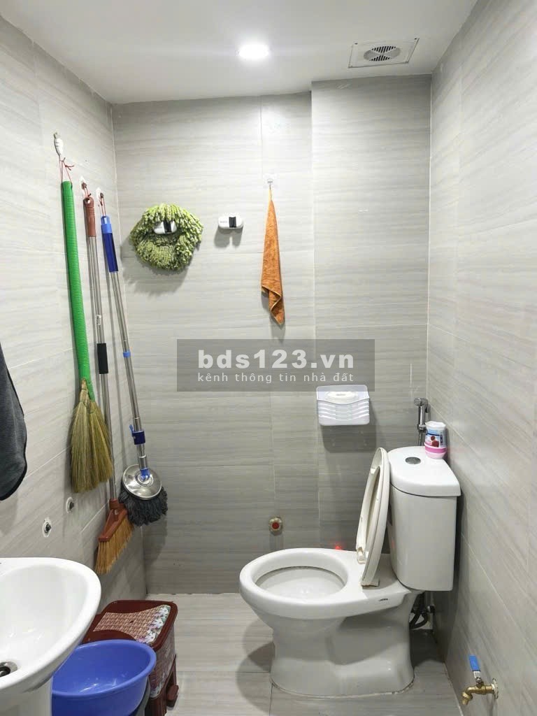 CẦN BÁN NHÀ GẤP: NHÀ 7 TẦNG CÓ THỂ LẮP ĐƯỢC THANG MÁY