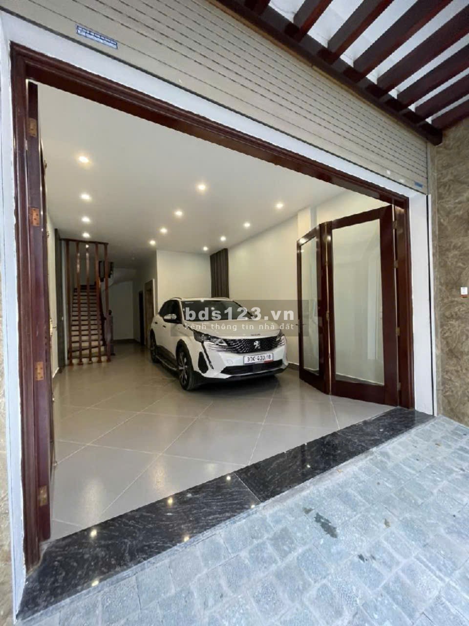 BÁN NHÀ NGỌC THUY- 59,8M2 – GARA XE 7 CHỖ, ĐƯỜNG TRƯỚC NHÀ Ô TÔ TRÁNH