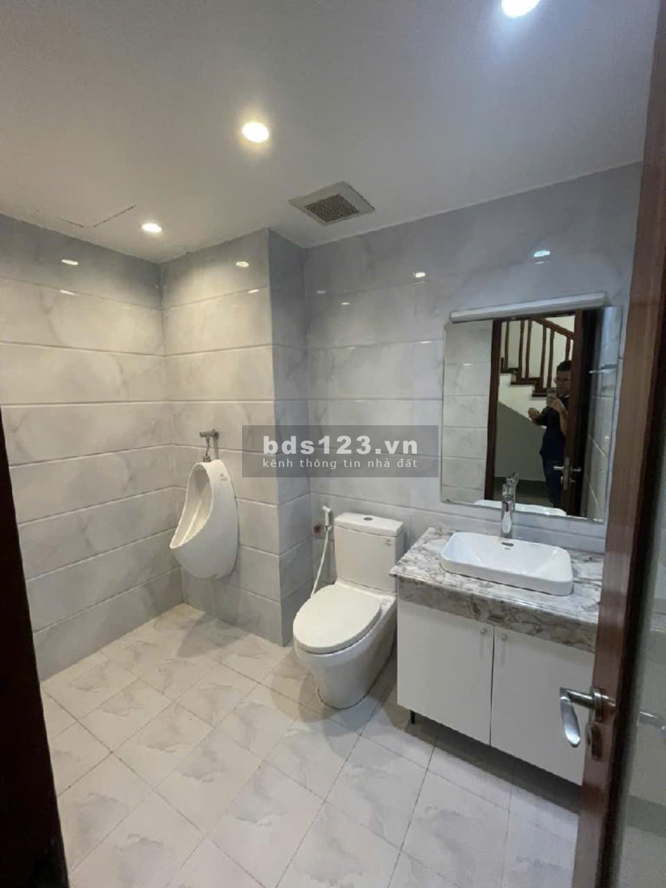 BÁN NHÀ NGỌC THUY- 59,8M2 – GARA XE 7 CHỖ, ĐƯỜNG TRƯỚC NHÀ Ô TÔ TRÁNH