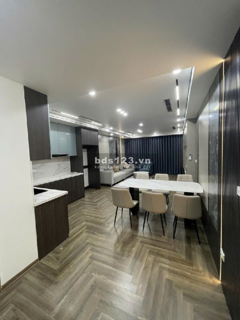 BÁN NHÀ NGỌC THUY- 59,8M2 – GARA XE 7 CHỖ, ĐƯỜNG TRƯỚC NHÀ Ô TÔ TRÁNH
