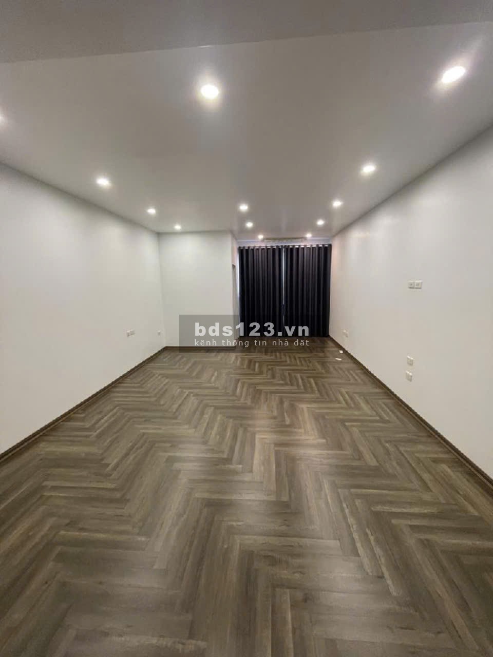 BÁN NHÀ NGỌC THUY- 59,8M2 – GARA XE 7 CHỖ, ĐƯỜNG TRƯỚC NHÀ Ô TÔ TRÁNH