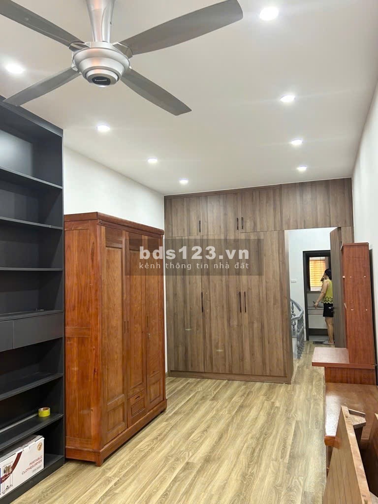 CẦN BÁN NHÀ GẤP: NHÀ 7 TẦNG CÓ THỂ LẮP ĐƯỢC THANG MÁY