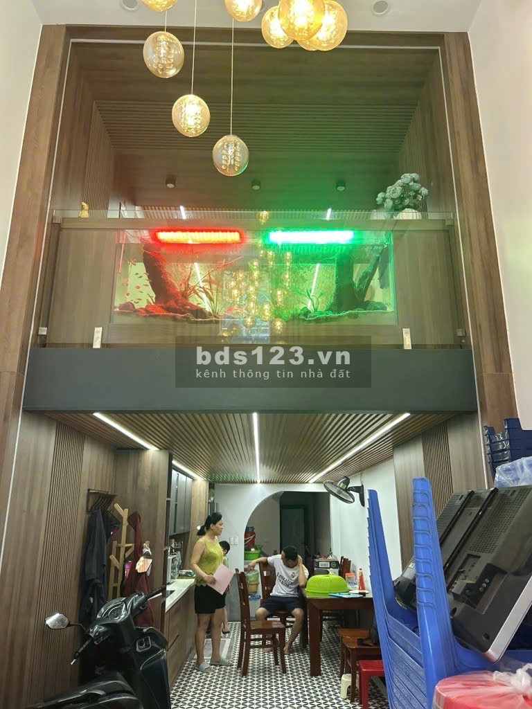 CẦN BÁN NHÀ GẤP: NHÀ 7 TẦNG CÓ THỂ LẮP ĐƯỢC THANG MÁY