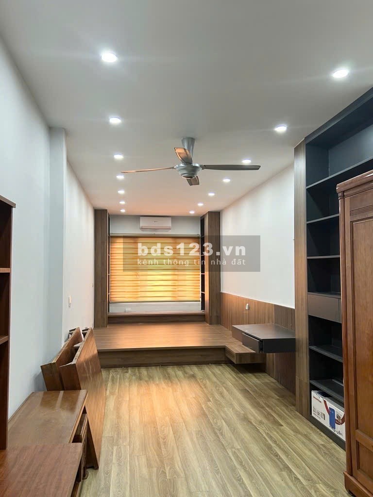 CẦN BÁN NHÀ GẤP: NHÀ 7 TẦNG CÓ THỂ LẮP ĐƯỢC THANG MÁY