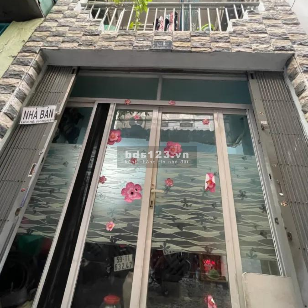 Tin Thật 100% với 4,5 tỷ sở hữu ngay căn nhà ở TRẦN HƯNG ĐẠO - QUẬN 1 với diện tích 55,9m2.