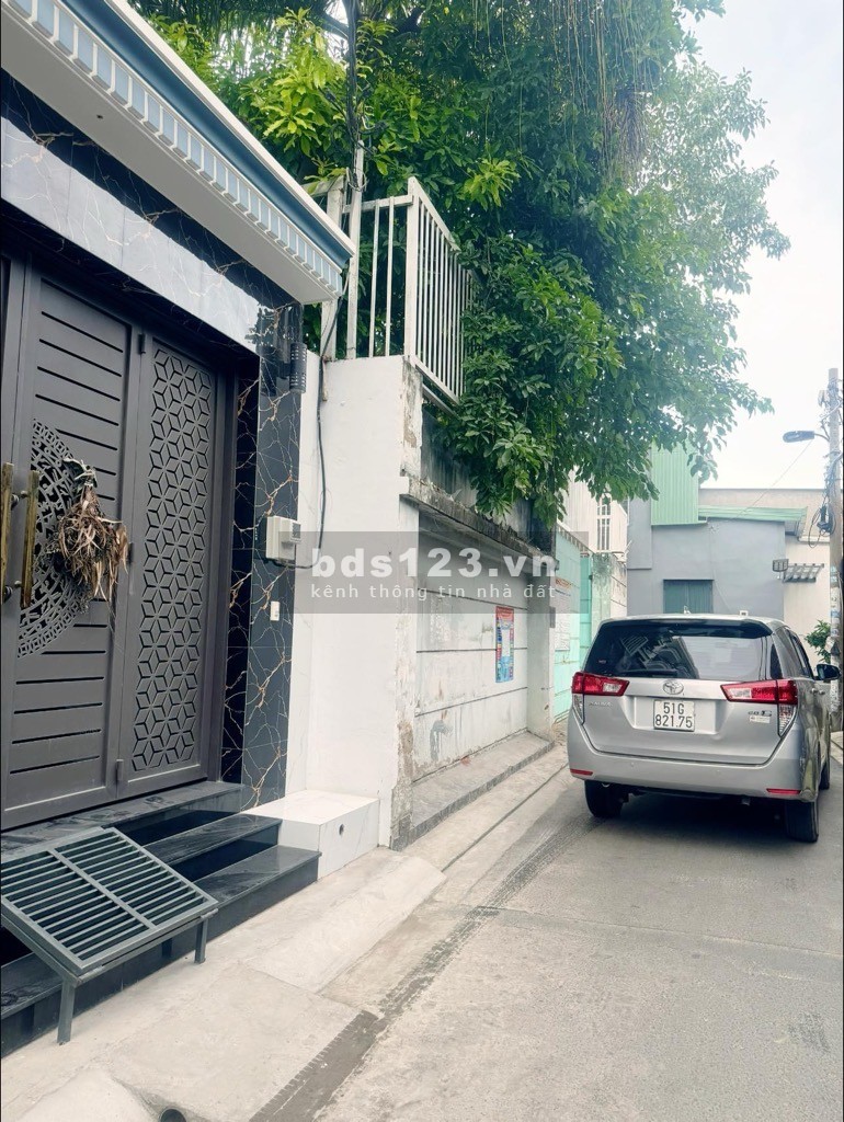 HẺM THÔNG 2 XE TẢI - NGAY NGÃ TƯ 4 XÃ - HƯƠNG LỘ 2 - NHÀ MỚI ĐẸP 5 TẦNG - 67M2 - GIÁ CHỈ HƠN 6 TỶ