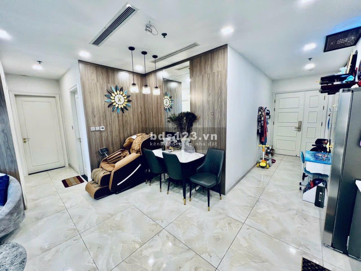 **Bán nhà mặt tiền trục Cách Mạng Tháng 8** phường 4 Tân Bình - 5x17