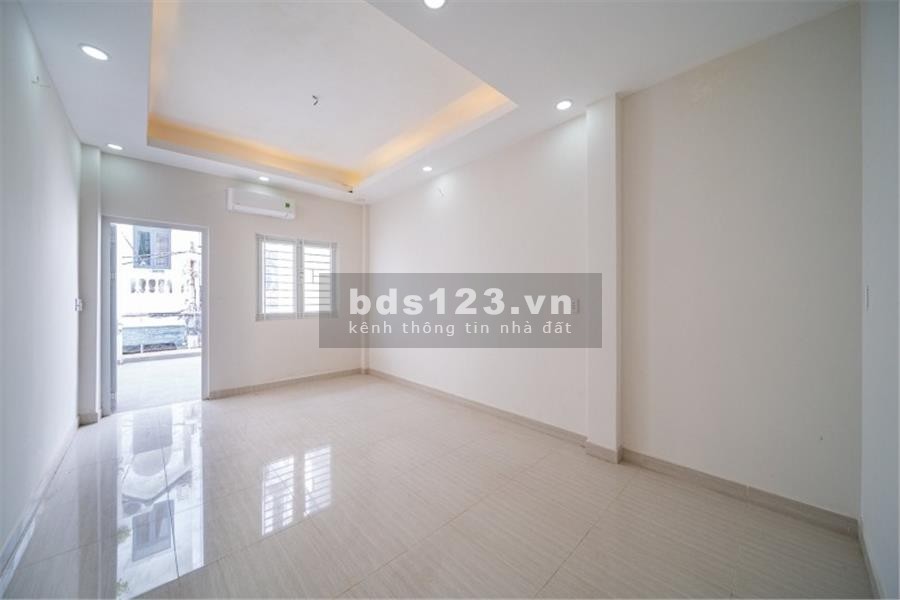Bán nhà mặt tiền Cách Mạng Tháng 8**, phường 6 Tân Bình - 3,7 x 15