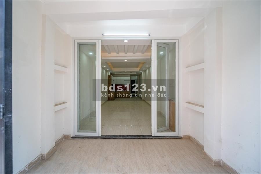 Bán nhà mặt tiền Cách Mạng Tháng 8**, phường 6 Tân Bình - 3,7 x 15