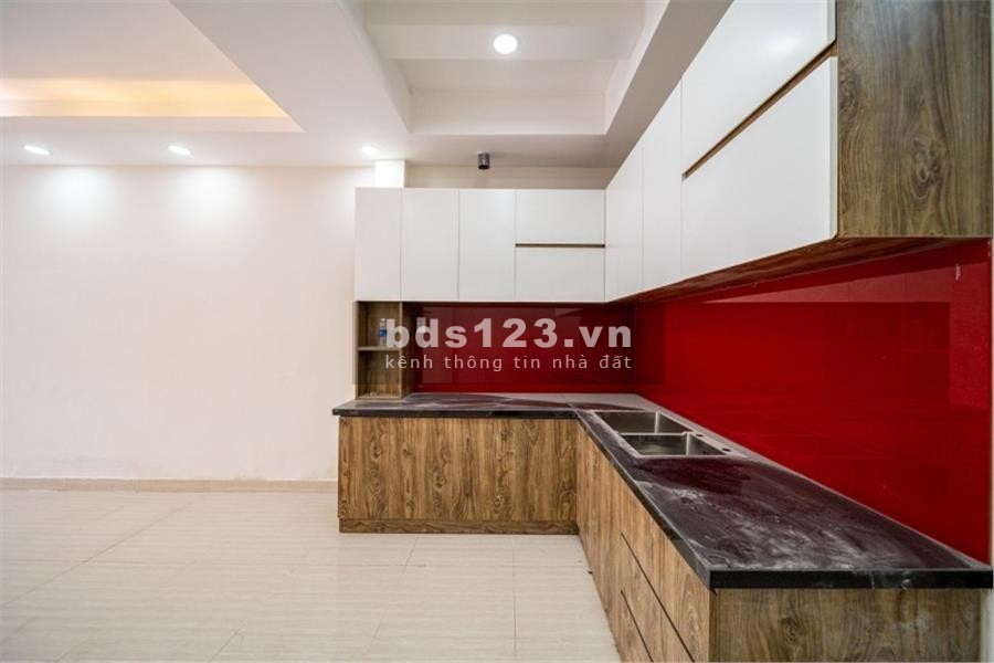 Bán nhà mặt tiền Cách Mạng Tháng 8**, phường 6 Tân Bình - 3,7 x 15
