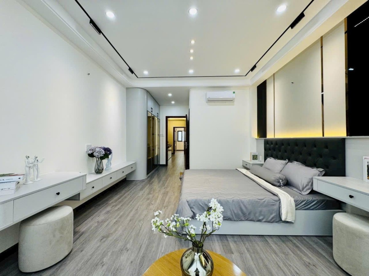 Bán nhà góc 2 mặt tiền khu K300 Tân Bình, (5*18), 4 tầng + hầm xe