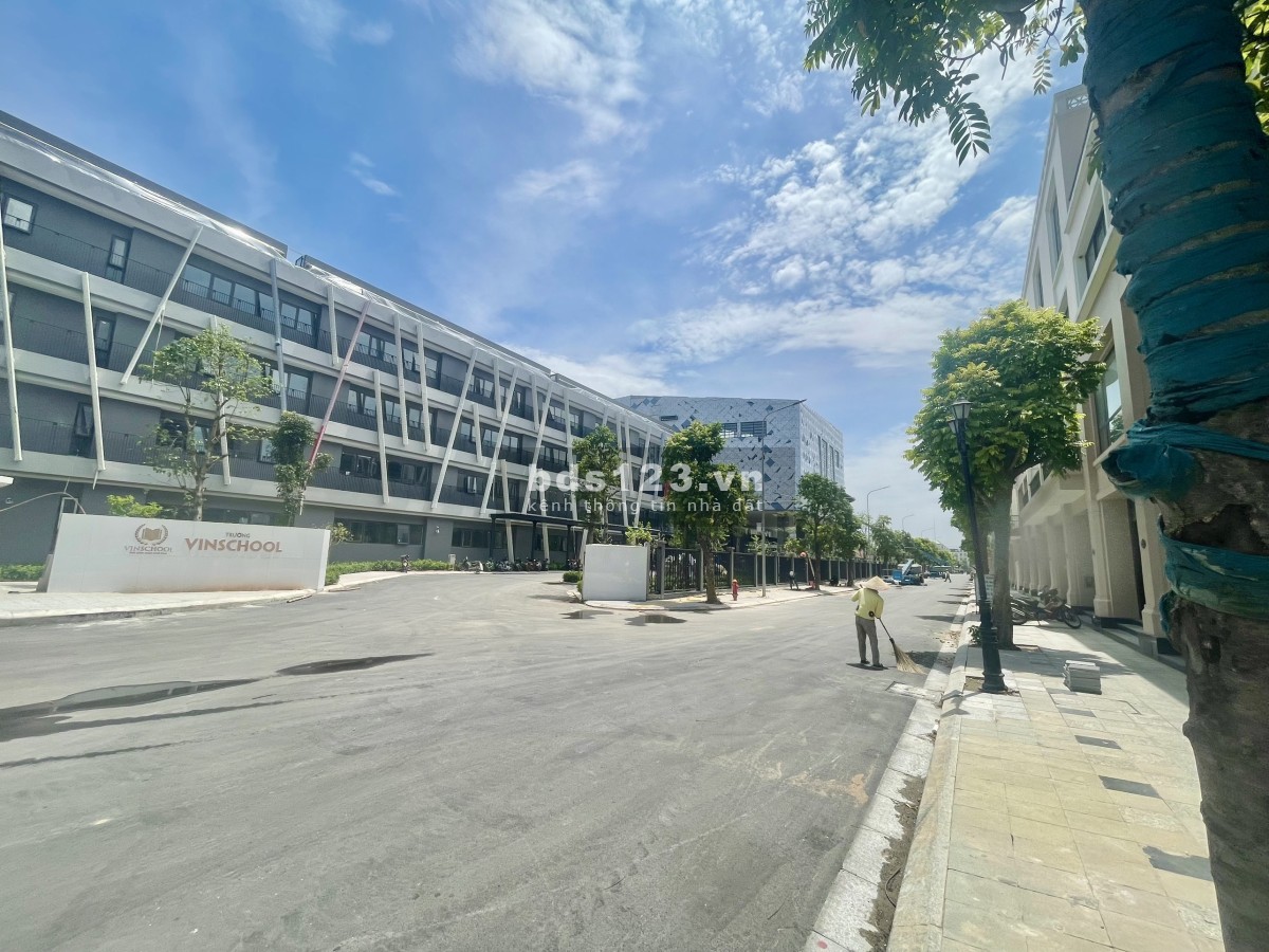 Cho thuê biệt thự liền kề gần, đối diện Vinschool OCP2. Giá chỉ từ 6,8 tr/th miễn phí dịch vụ 2 năm