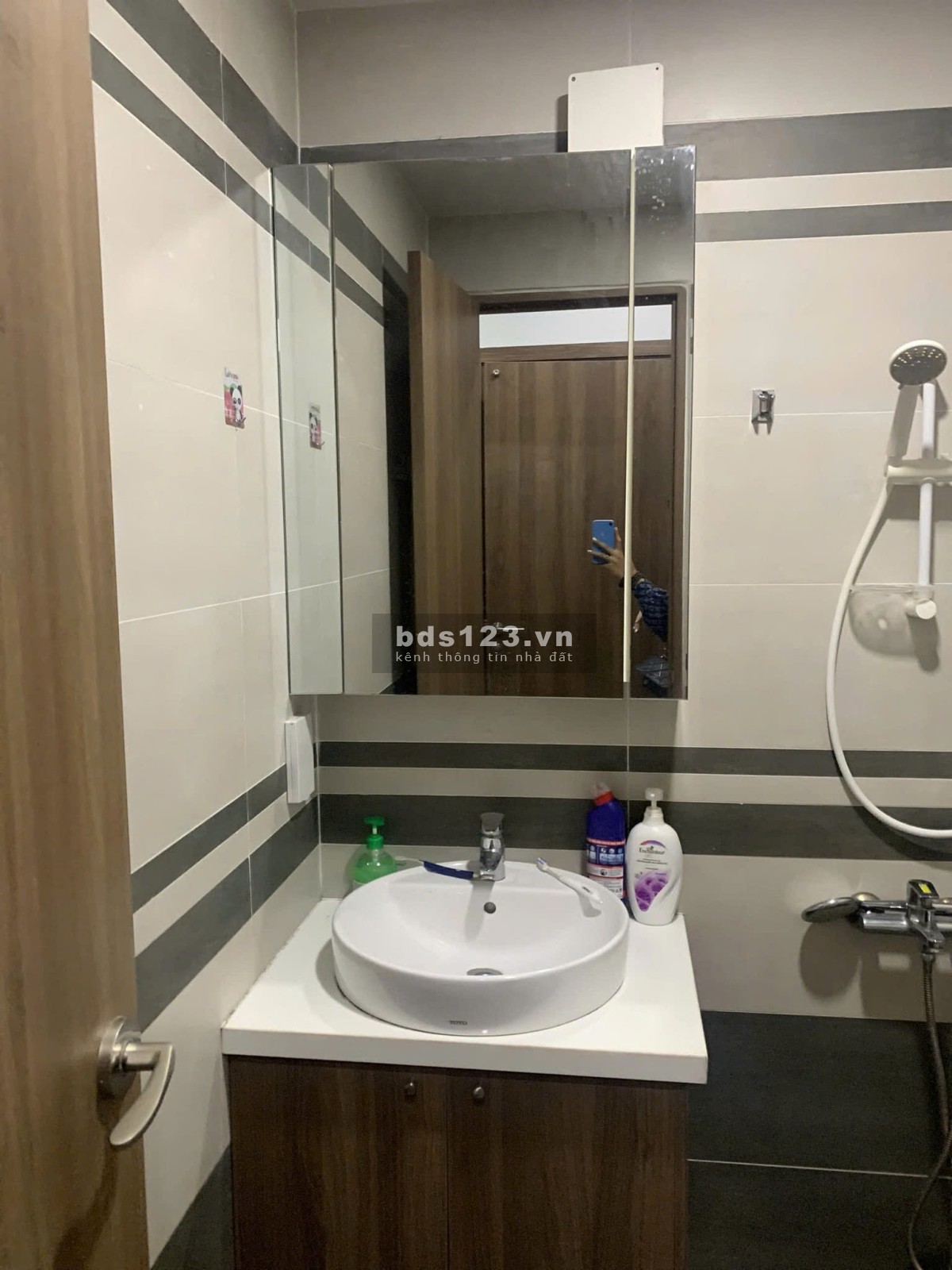 Chung cư Lotus Garden,Trịnh Đình Thảo, Tân Phú: 72m2, 2p ngủ, 2wc, giá 9tr