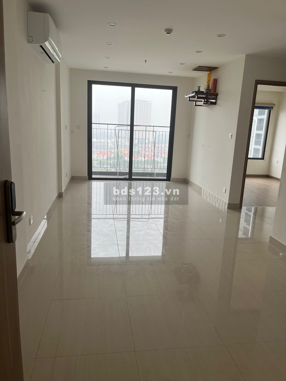 Bán trong tuần căn hộ 2PN1wC view bể bơi 3.350 tỷ BP Vinhomes Smart