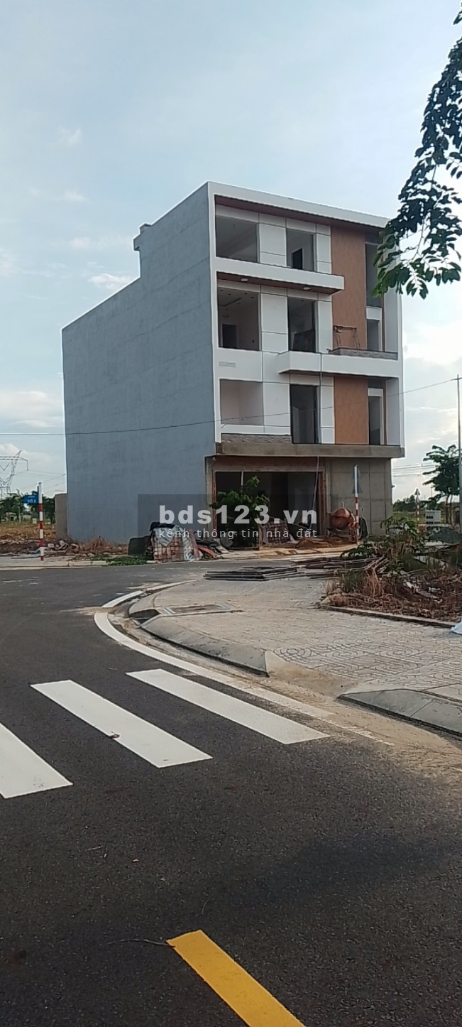 Bán gấp lô đất ở sổ riêng, Dt 70m2 Trừ 9% vào giá bán. Tại Đức Hòa Đông giáp Bình Chánh - TpHCM.