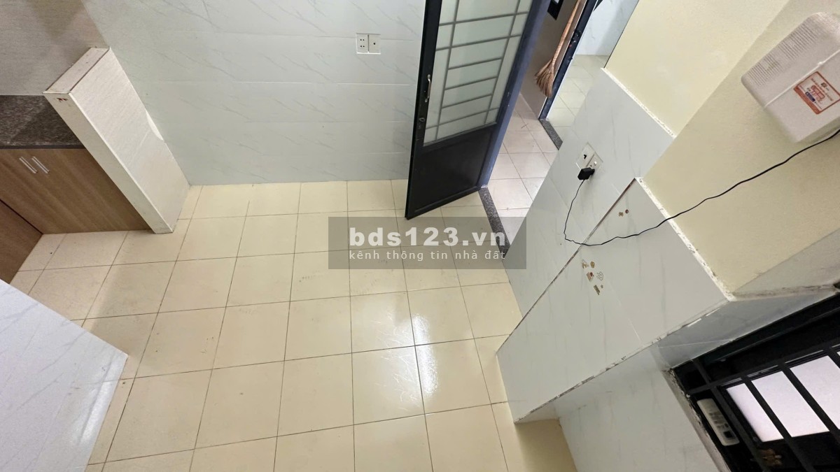 Cho thuê phòng có gác sát cổng Đại Học Văn Lang cs3 đi bộ 1 phút thích hợp ở 1-2 bạn