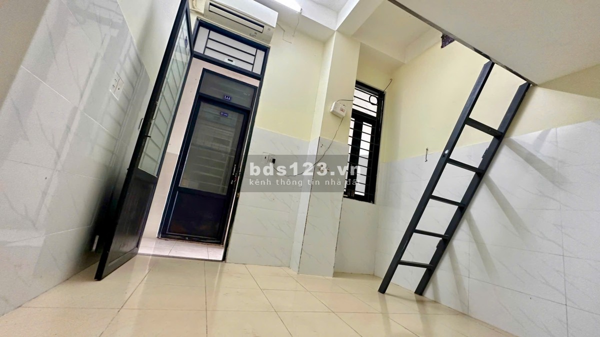Cho thuê phòng có gác sát cổng Đại Học Văn Lang cs3 đi bộ 1 phút thích hợp ở 1-2 bạn