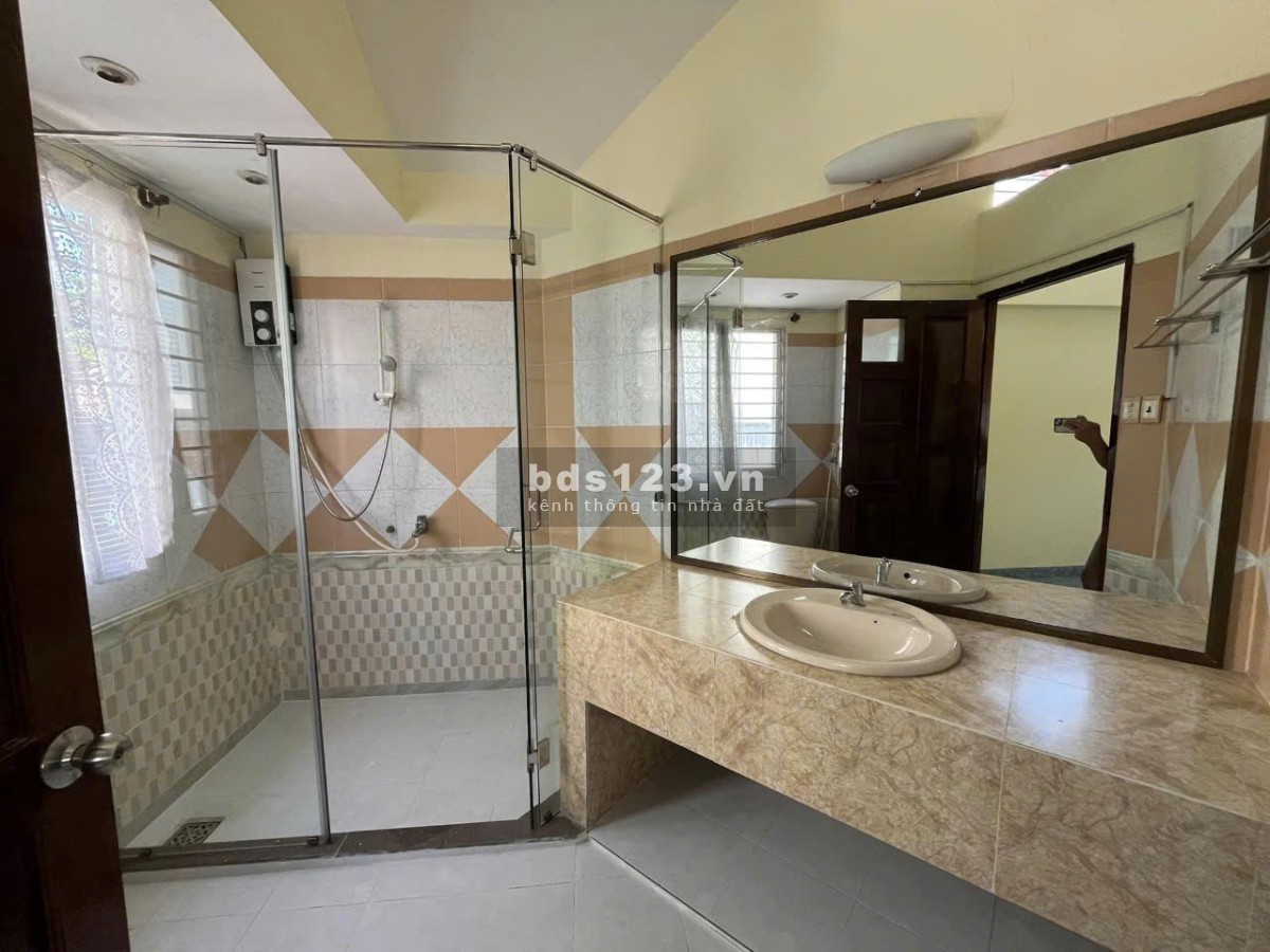 Cho thuê Villa vườn 10x20 Tại Thảo Điền Q2 4PN 4WC chỉ 30 triệu - Giá chỉ có tới 30/08