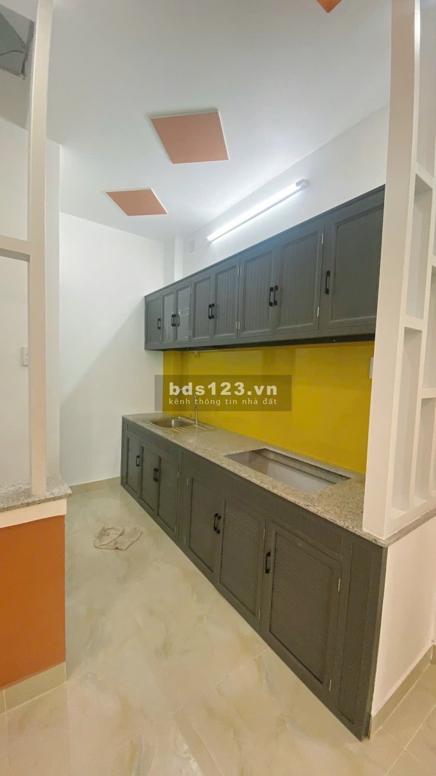 BÌNH THẠNH - HẺM XE HƠI CÁCH 2M - 2 TẦNG - CHỈ NHỈNH 3 TỶ