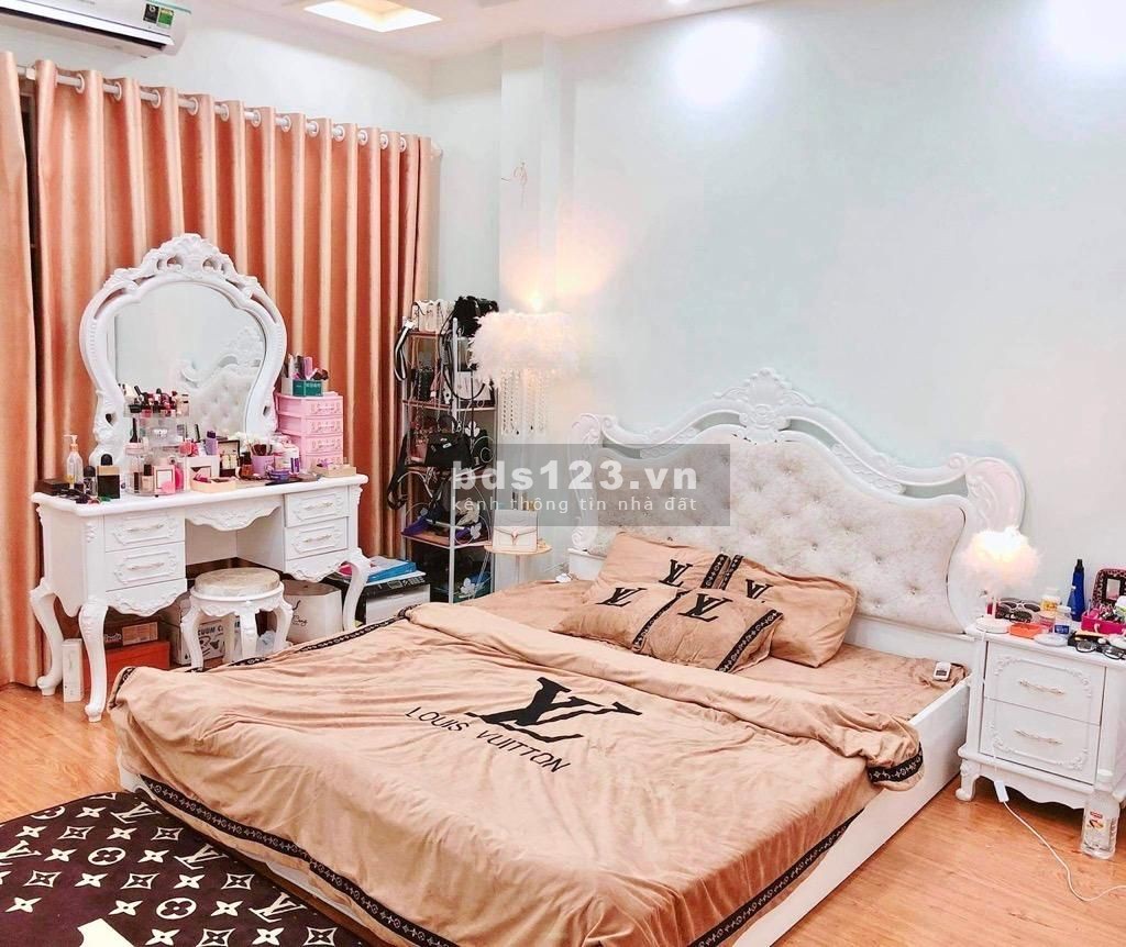 Bán nhà Võng Thị 6 tầng thang máy chờ dt 40m2, đi bộ 3 phút ra Hồ Tây