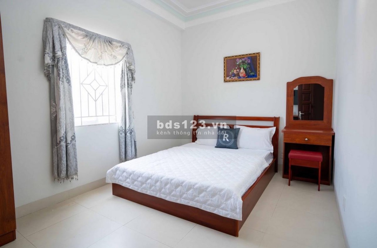TL18 Bán khách sạn mặt tiền đường Mê Linh gần biển và chợ Xóm Mới