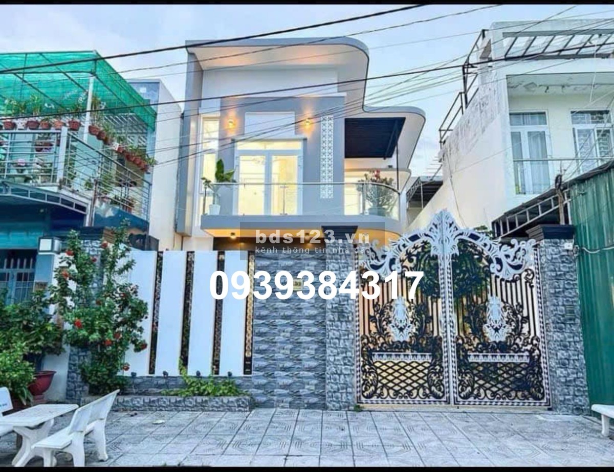 BÁN BIỆT THỰ 8X30 GIÁ 3 TỶ 8 GẦN CHỢ PHƯỚC VÂN, LONG AN