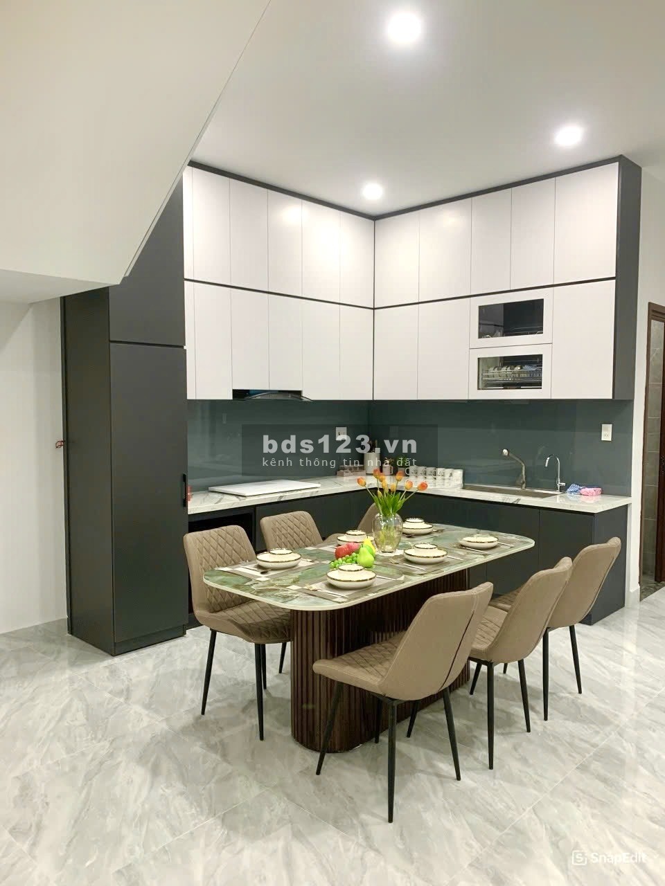 Cắt lỗ bán nhà 1 trệt 2 lầu - cọc vào ở