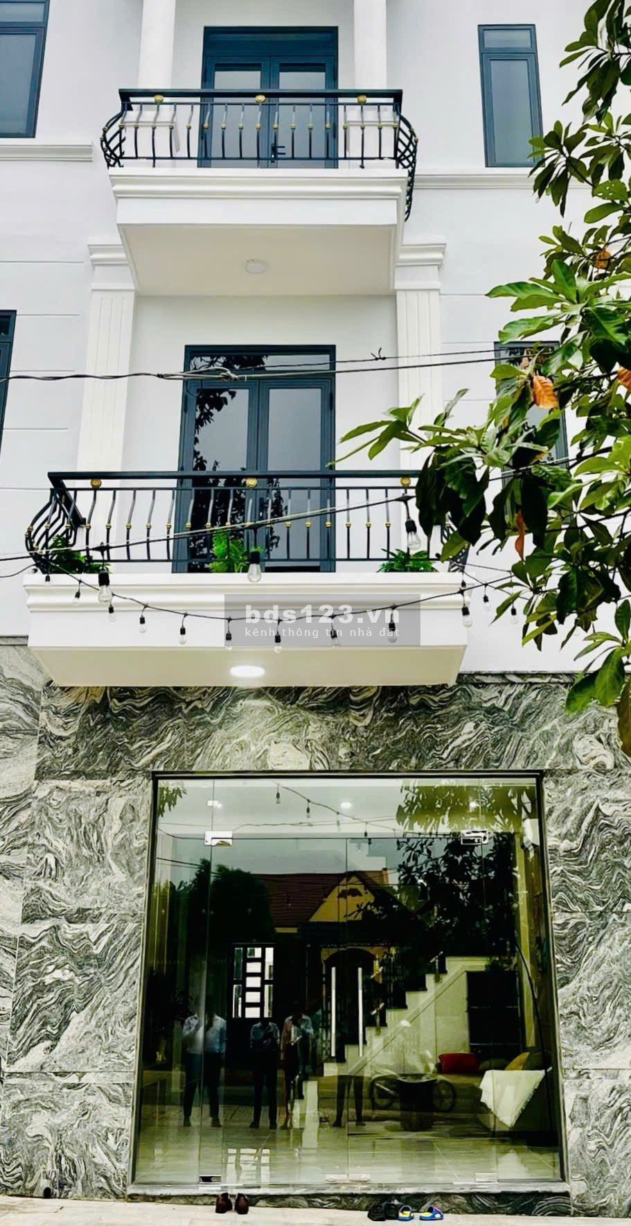 Cắt lỗ bán nhà 1 trệt 2 lầu - cọc vào ở
