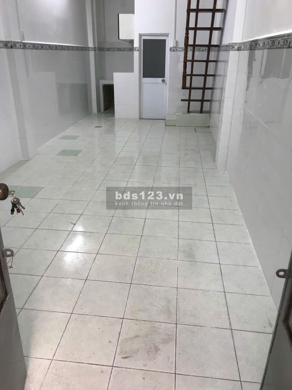 Cho thuê nhà nhỏ nguyên căn quận 3, TPHCM, nhà nhỏ trong hẻm ngắn. LH chính chủ: 0933351056